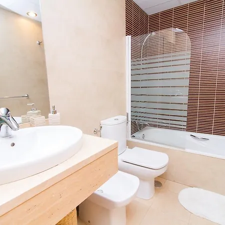 Lovely Flat In Shopping Zone Apartment *